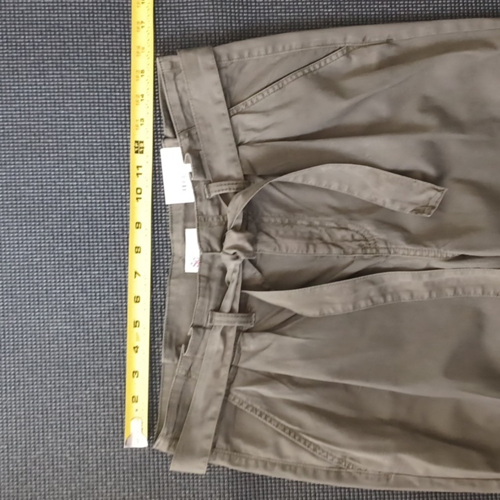 NWT - Size 11 green pants. "High-Rise Mom Pant". Light weight casual. Summer. - Picture 6 of 15